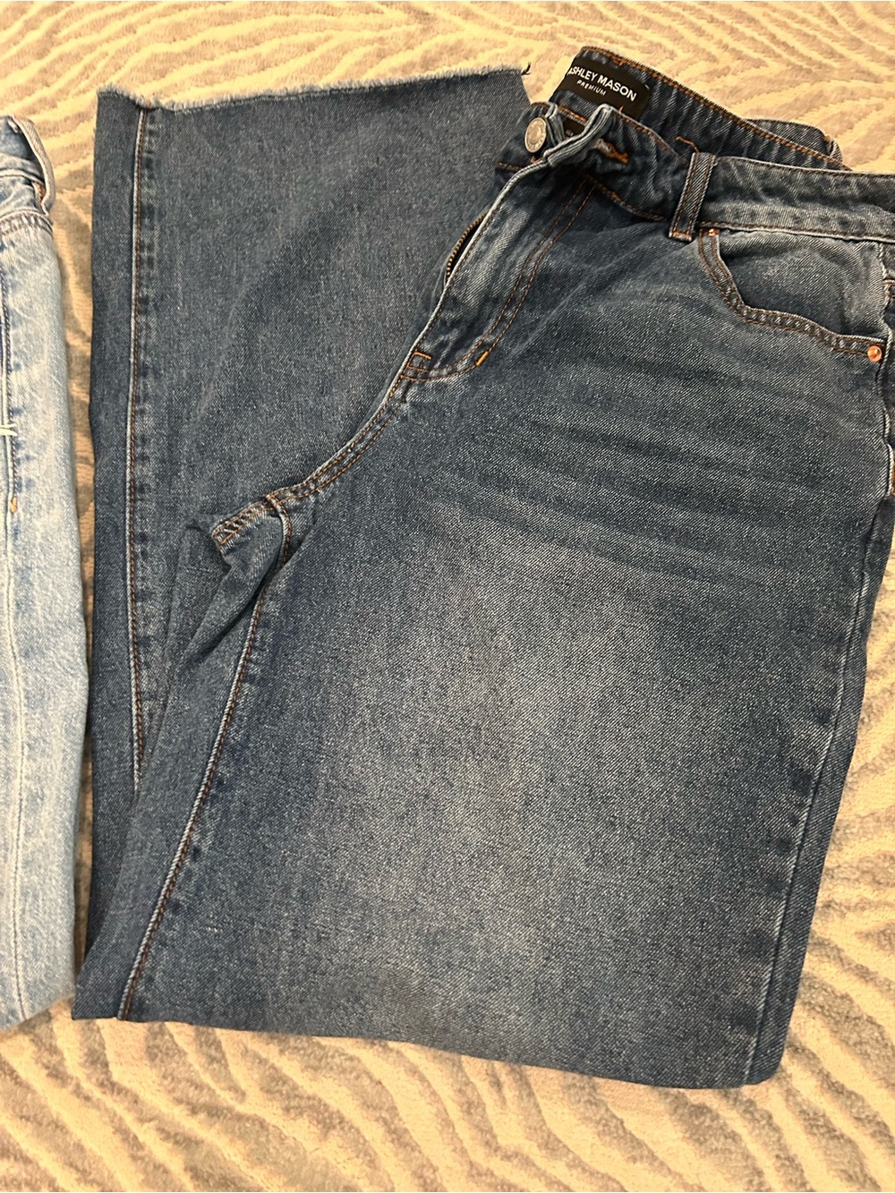 Jean Bundle, 4 Pairs Size 6-8, Straight, Wide, Flare, and Boot leg Jeans - Picture 6 of 16